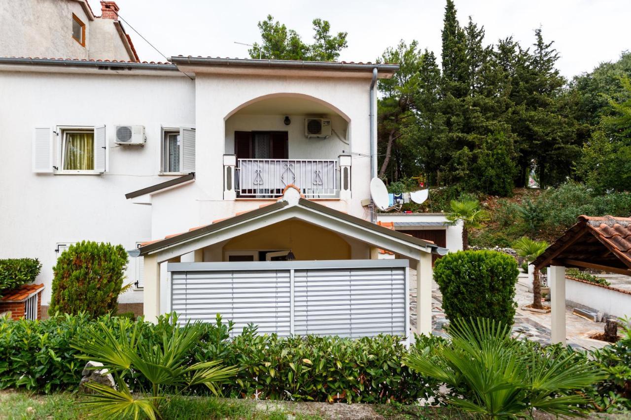 Apartmani Mili Malinska Bagian luar foto
