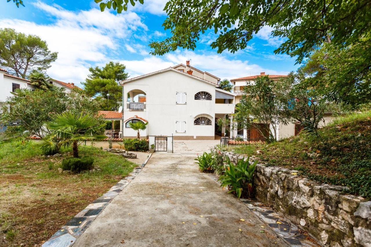 Apartmani Mili Malinska Bagian luar foto