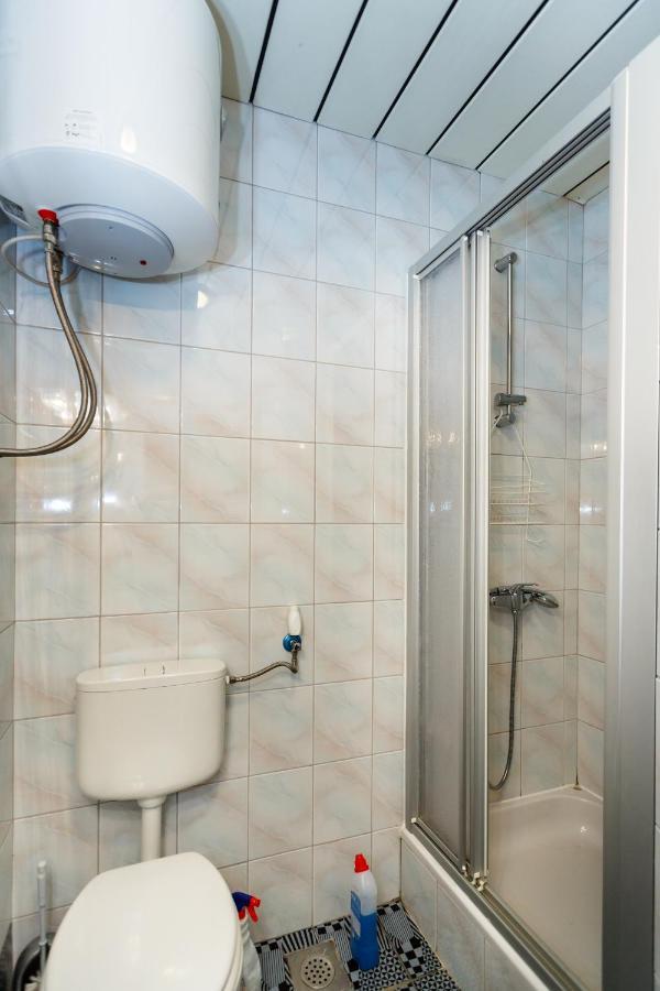 Apartmani Mili Malinska Bagian luar foto