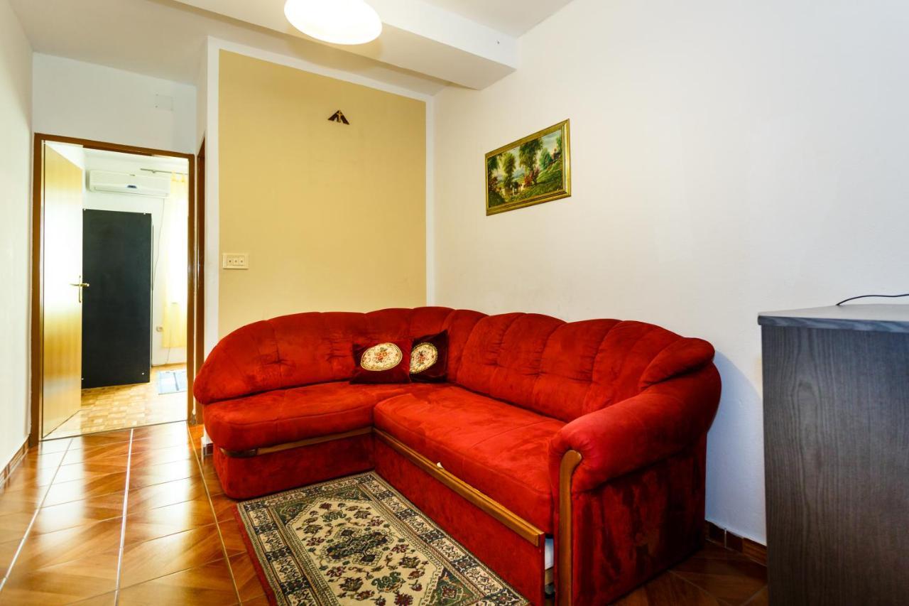 Apartmani Mili Malinska Bagian luar foto