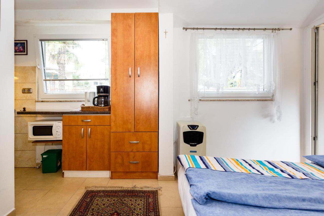 Apartmani Mili Malinska Bagian luar foto