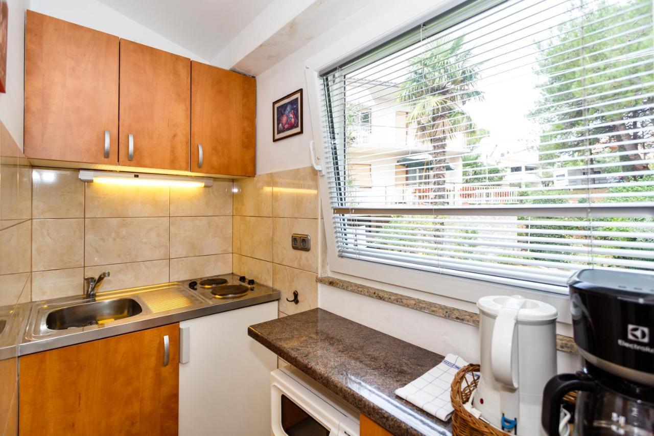 Apartmani Mili Malinska Bagian luar foto