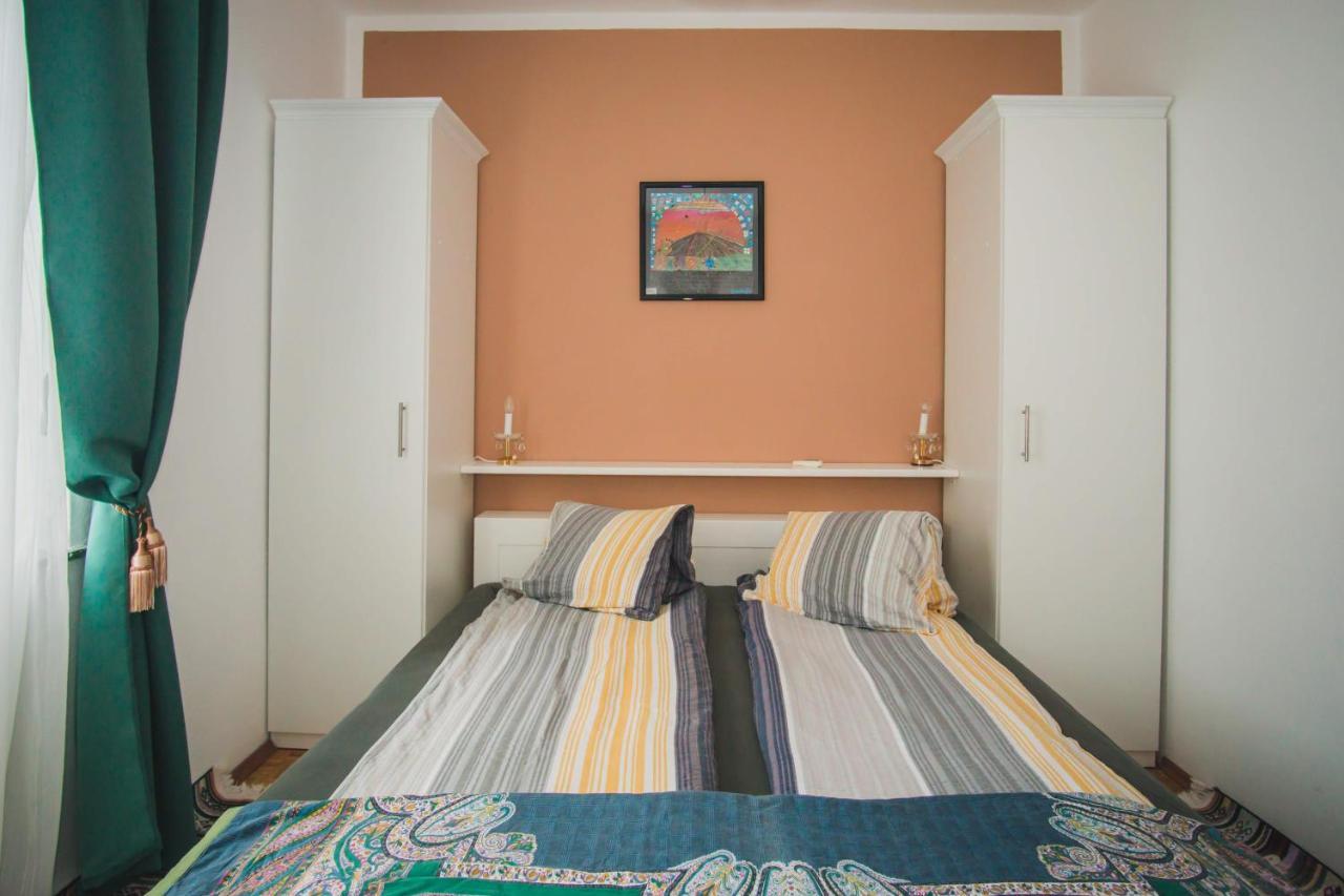 Apartmani Mili Malinska Bagian luar foto